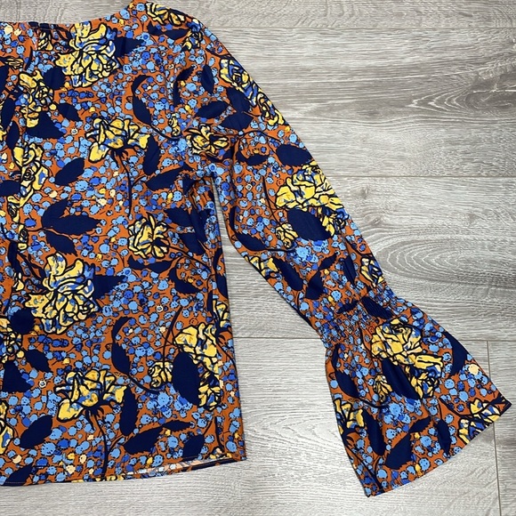 NWOT G.I.L.I. Got It Love It Long Sleeve Floral Bell Sleeve Blouse 8 - Picture 15 of 16